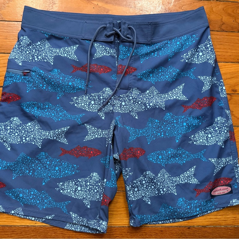 Vineyard Vines Shorts Mens 34 Blue Fish Shark Swim Board Trunks Drawstring NWOT